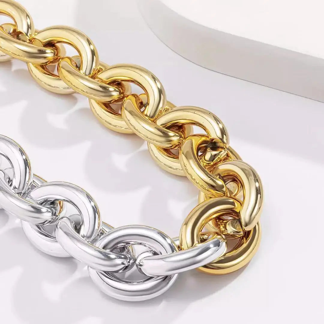 Thick-Edge Cuban Chain Collar Necklace